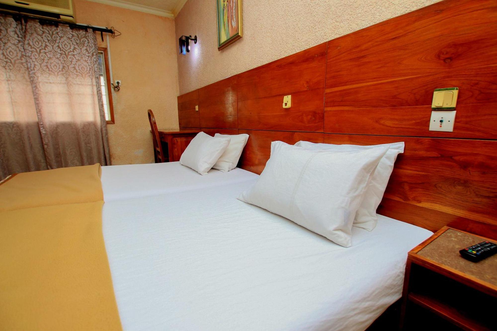 Hotel Le Prince Cotonou Ngoại thất bức ảnh
